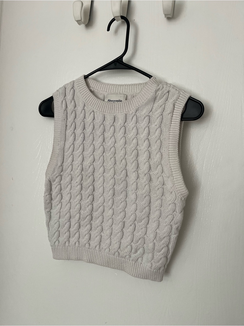 Abercrombie & Fitch White Cable Knit Sweater Vest